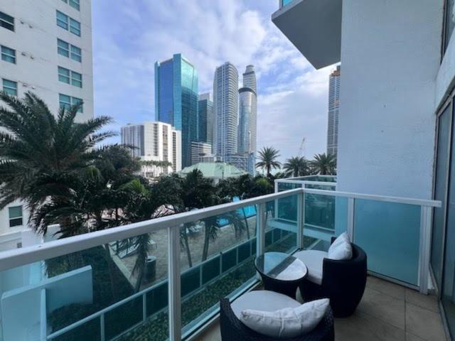 2 Story Loft Downtown Miami Apartment Bagian luar foto